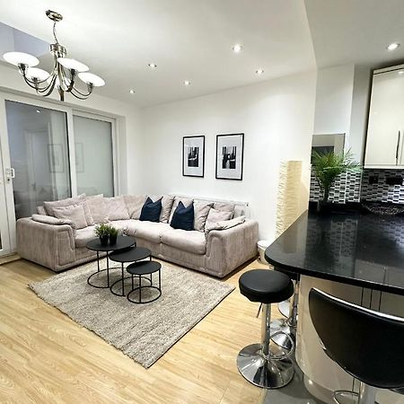 London Charm - Comfortable Room In Spacious House Экстерьер фото