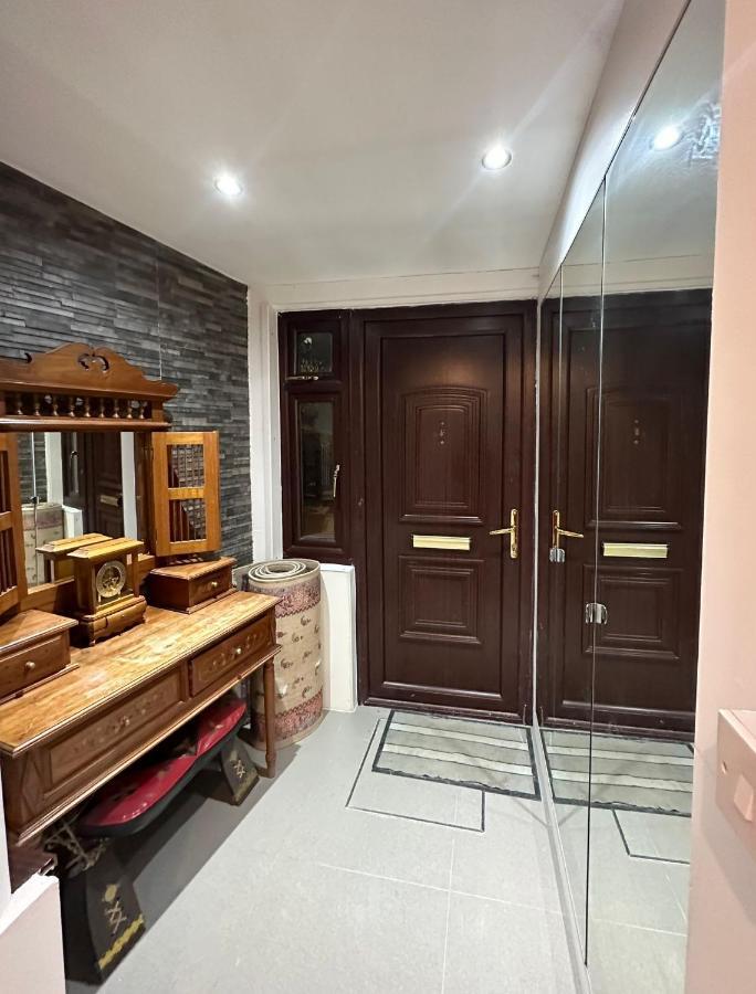 London Charm - Comfortable Room In Spacious House Экстерьер фото